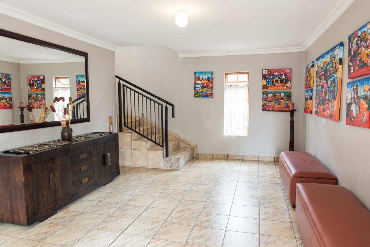Ruth Avenue Guest House Эденвейл Экстерьер фото