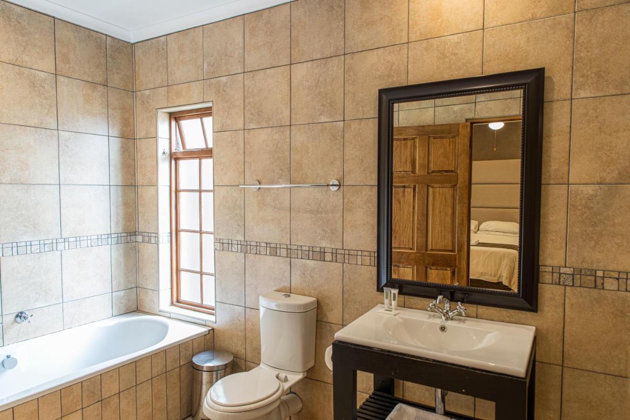 Ruth Avenue Guest House Эденвейл Экстерьер фото