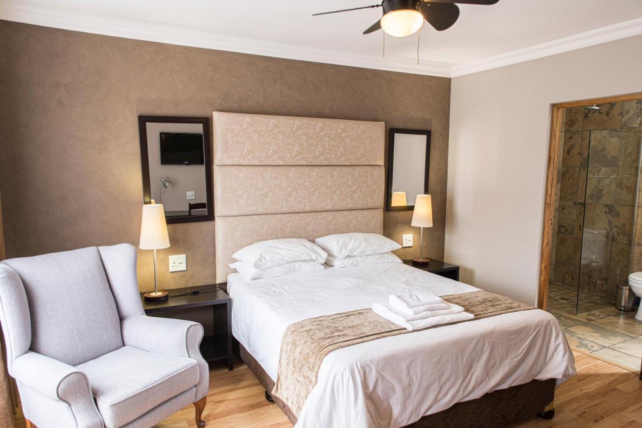 Ruth Avenue Guest House Эденвейл Экстерьер фото